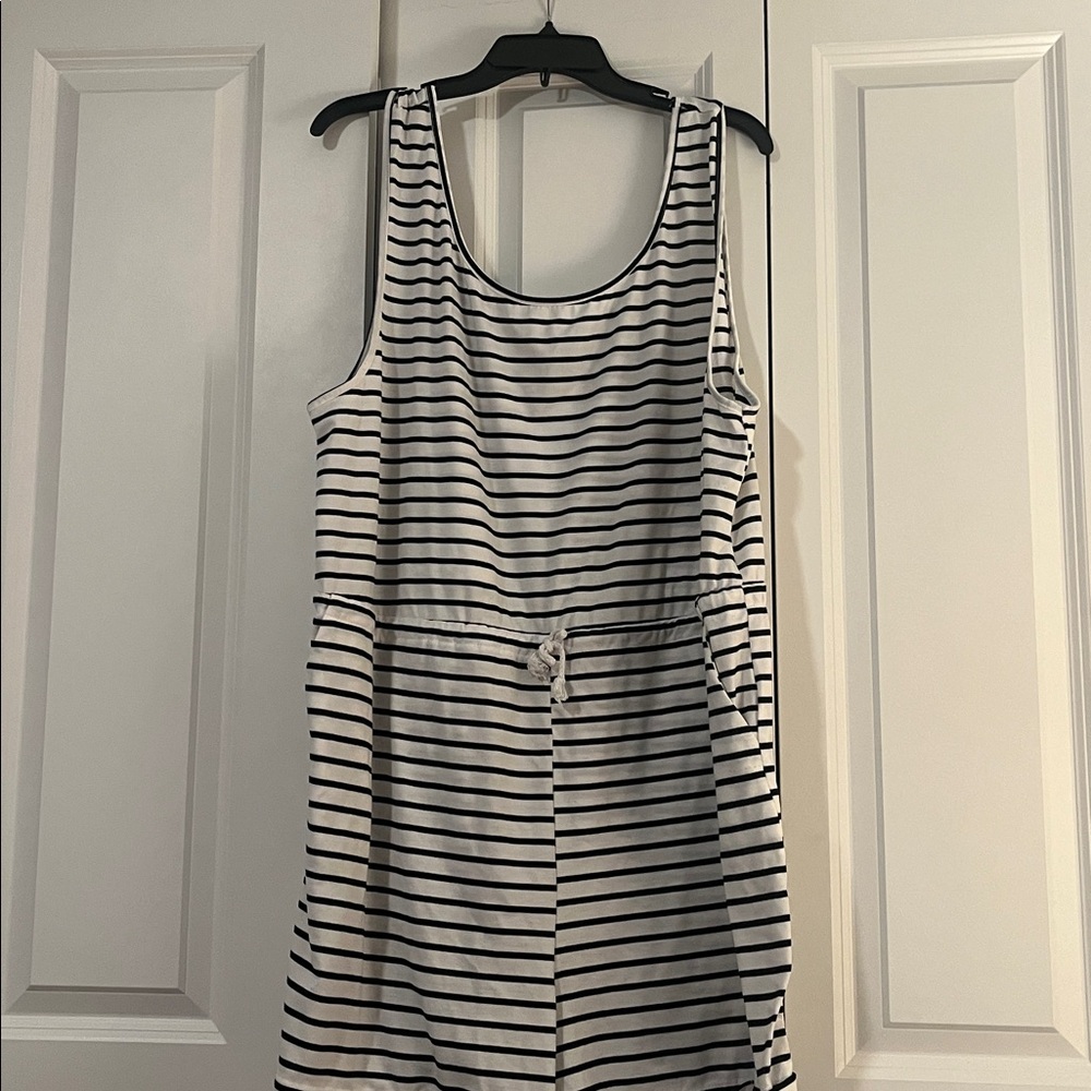 Striped Sleeveless jumpsuit